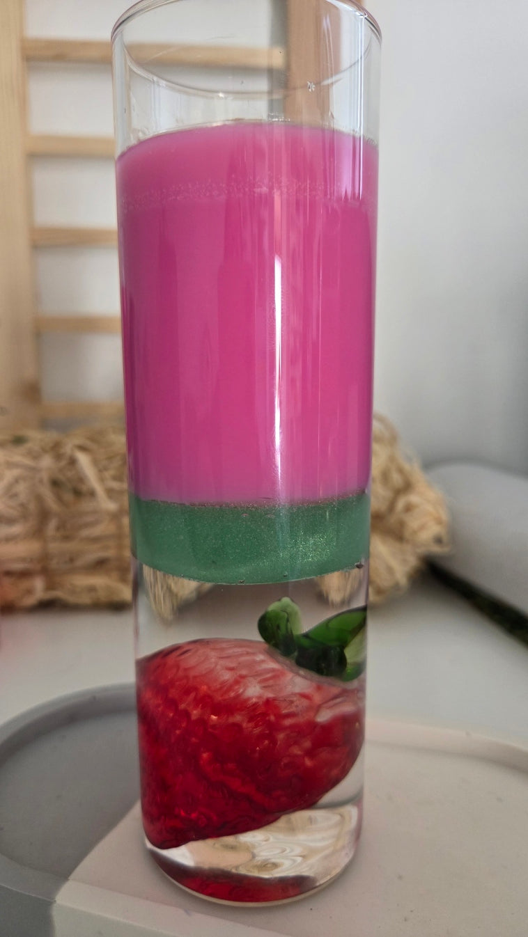 BOUGIE GEL YUMMY PINK ( décor fraise)