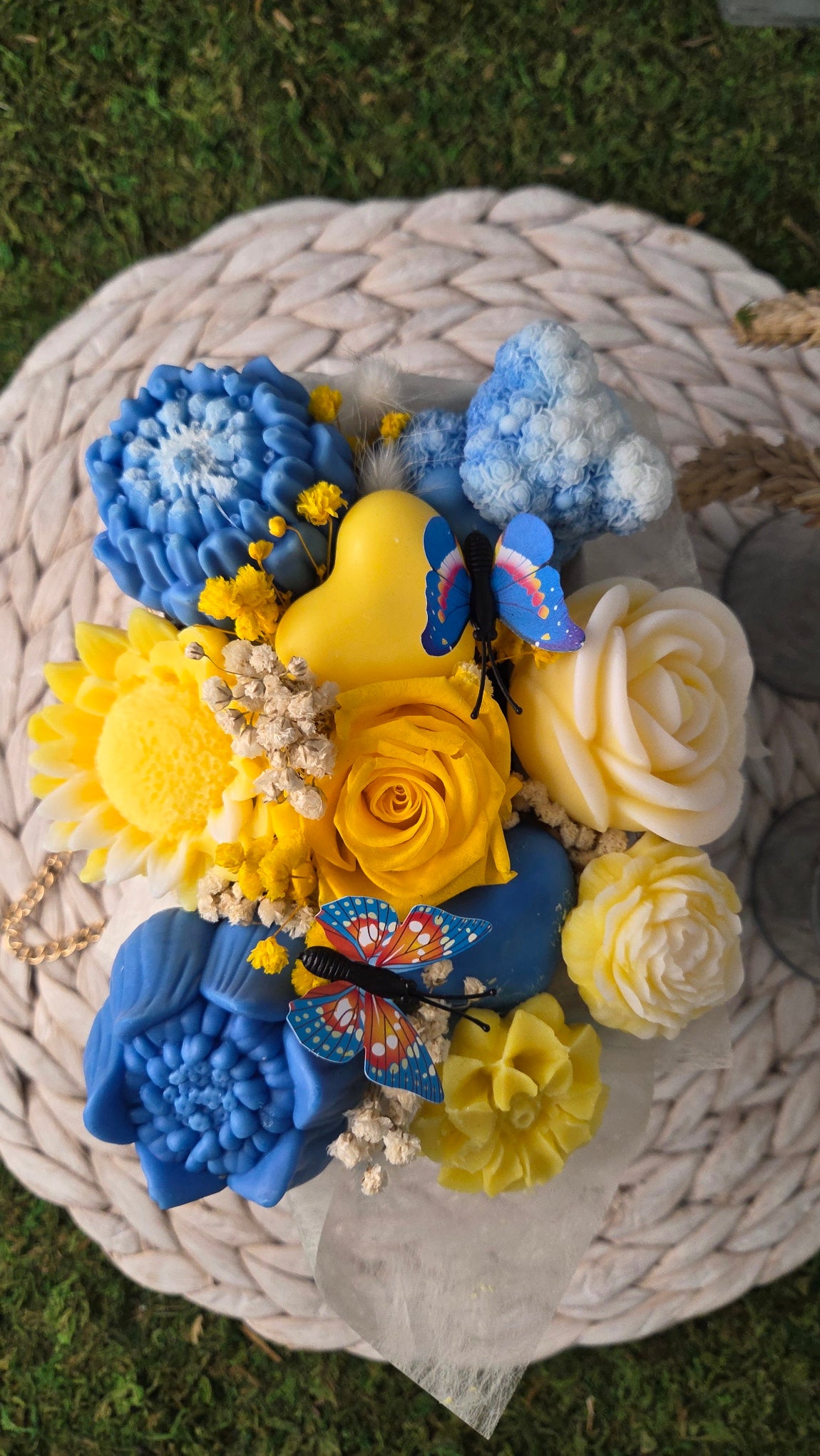 BOUQUET FONDANTS PATCHOULI ET ROSE AVEC UNE ROSE ETERNELLE