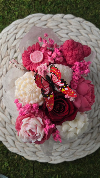 BOUQUET FONDANTS ROSE AVEC UNE ROSE ETERNELLE